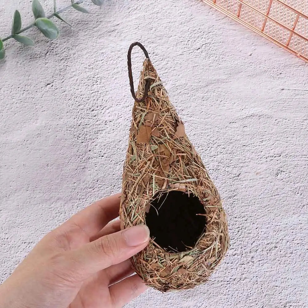 Casinha de Palha para Pássaros com Formato de Gota – Ninho Artesanal Decorativo com Estrutura Interna em Espuma | Verde Jardim