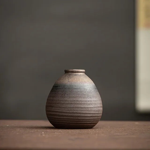 Vaso de Cerâmica Feito à Mão - Artesanal e Sofisticado | Jardim Verde